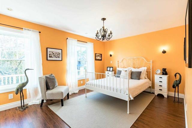 28 Fifth St, House detached with 3 bedrooms, 3 bathrooms and 1 parking in Toronto ON | Image 9