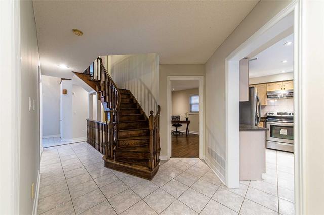 953 Focal Rd, House detached with 5 bedrooms, 5 bathrooms and 5 parking in Mississauga ON | Image 40