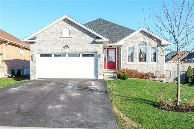 55 Matchett Cres, House detached with 2 bedrooms, 3 bathrooms and 4 parking in Kawartha Lakes ON | Image 1
