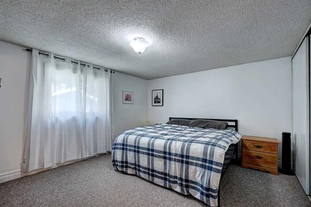 18 Hickling Tr, House detached with 3 bedrooms, 2 bathrooms and 4 parking in Barrie ON | Image 13