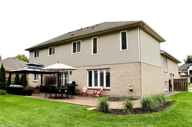 3197 Matthews Drive, House detached with 4 bedrooms, 3 bathrooms and 6 parking in Niagara Falls ON | Image 45