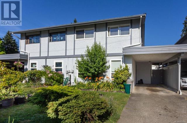 2 - 729 Malone Rd, House attached with 3 bedrooms, 1 bathrooms and 2 parking in Ladysmith BC | Card Image