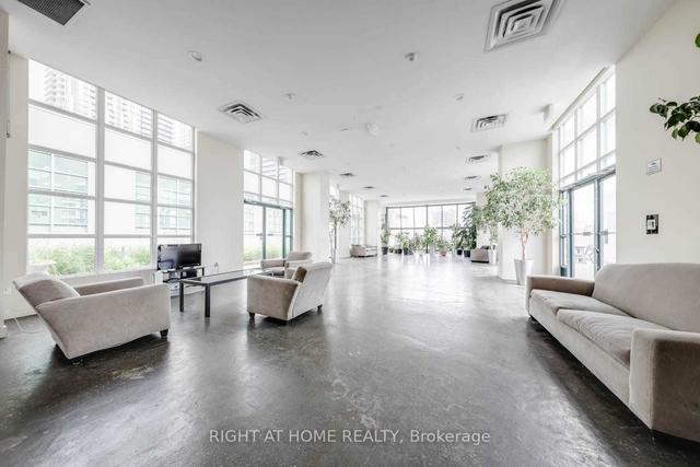 948 - 155 Dalhousie St, Condo with 2 bedrooms, 2 bathrooms and 1 parking in Toronto ON | Image 32