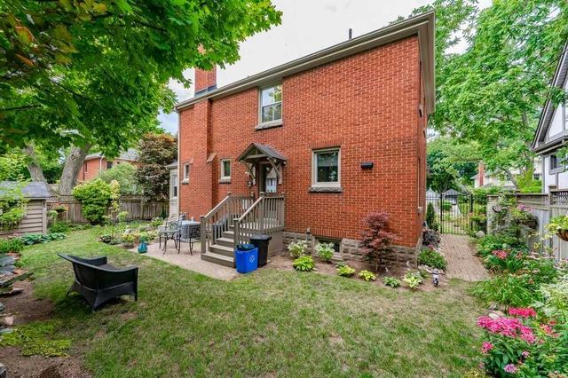 561 Locust St, House detached with 3 bedrooms, 2 bathrooms and 2 parking in Burlington ON | Image 27