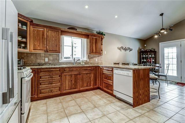 8206 Barrett Cres, House detached with 3 bedrooms, 2 bathrooms and 4 parking in Niagara Falls ON | Image 6