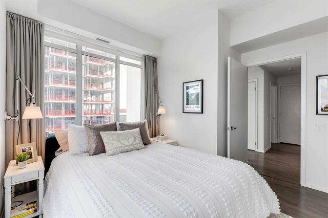 805 - 783 Bathurst St, Condo with 3 bedrooms, 2 bathrooms and 1 parking in Toronto ON | Image 3