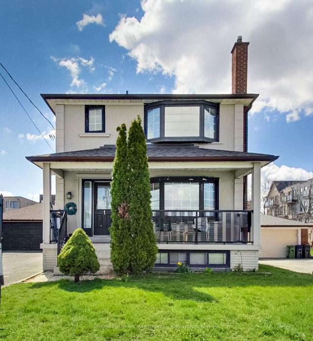 201 Ranee Ave, House detached with 3 bedrooms, 4 bathrooms and 6 parking in Toronto ON | Image 1