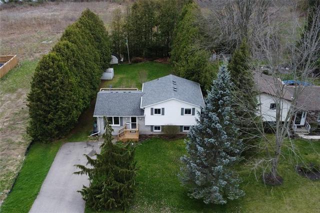 218 Mechanic Street W, House detached with 4 bedrooms, 1 bathrooms and 6 parking in Norfolk County ON | Image 2