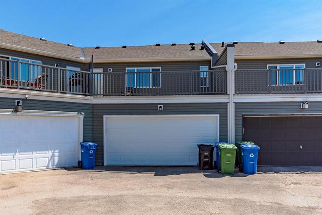 10526 Cityscape Drive Ne, Home with 3 bedrooms, 2 bathrooms and 2 parking in Calgary AB | Image 5