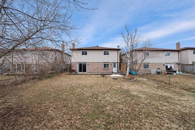 47 Hickling Tr, House detached with 3 bedrooms, 2 bathrooms and 4 parking in Barrie ON | Image 19