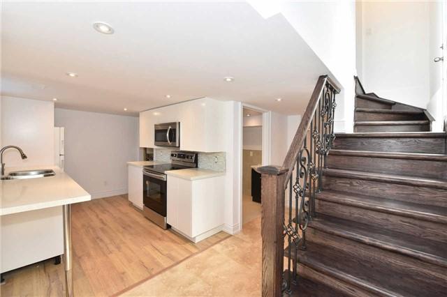 455 Oakwood Ave, House semidetached with 3 bedrooms, 3 bathrooms and 3 parking in Toronto ON | Image 13