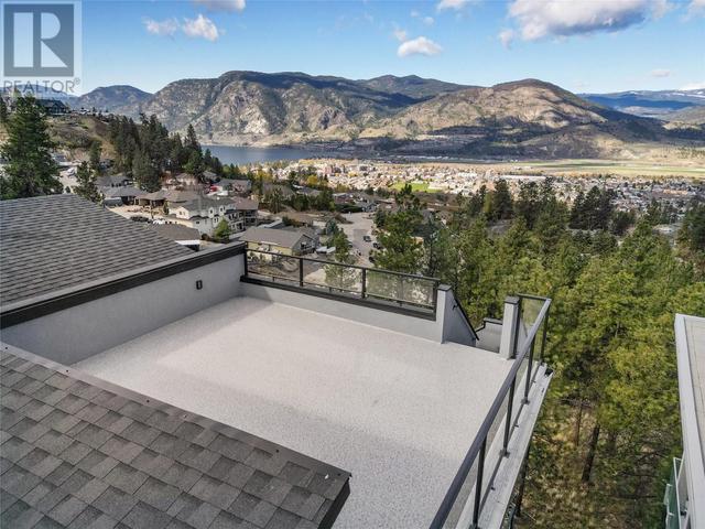 2799 Hawthorn Drive, House detached with 3 bedrooms, 3 bathrooms and 4 parking in Penticton BC | Image 17