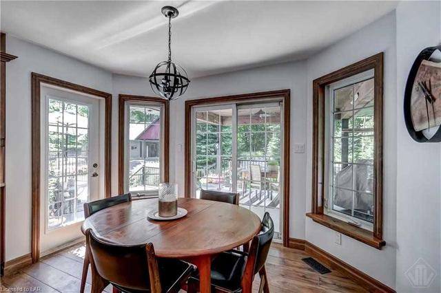 1042 Moore Rd, House detached with 2 bedrooms, 3 bathrooms and 14 parking in Bracebridge ON | Image 8