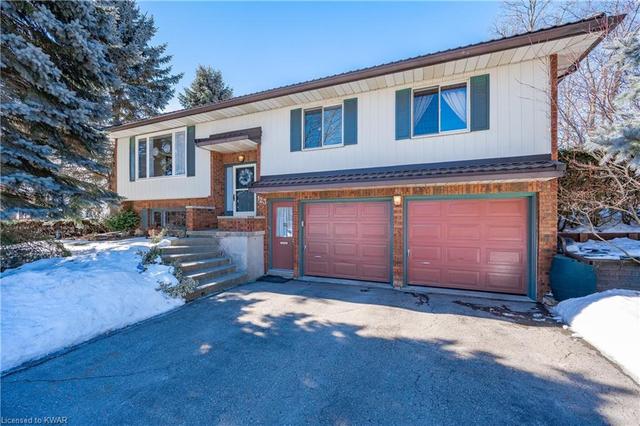 123 Sandsprings Crescent, House detached with 3 bedrooms, 2 bathrooms and 4 parking in Kitchener ON | Image 5