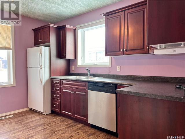 414 6th Street E, House detached with 3 bedrooms, 2 bathrooms and null parking in Wynyard SK | Image 6