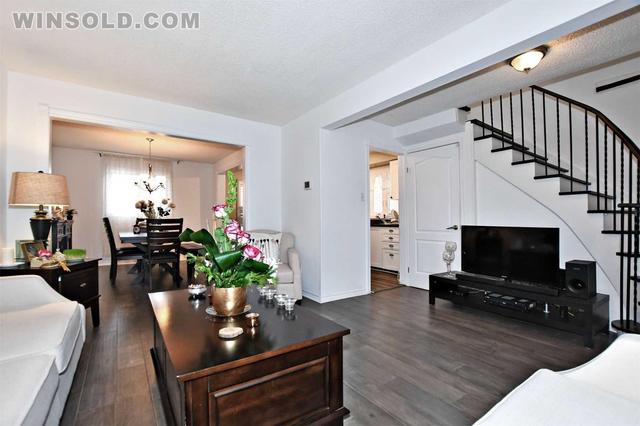 104 Nightstar Dr, House detached with 3 bedrooms, 3 bathrooms and 2 parking in Richmond Hill ON | Image 3