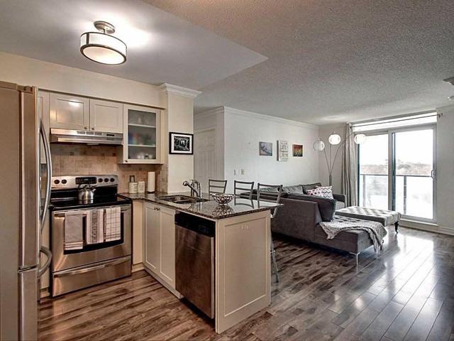 407 - 18 Valley Woods Rd, Condo with 2 bedrooms, 2 bathrooms and 1 parking in Toronto ON | Image 8