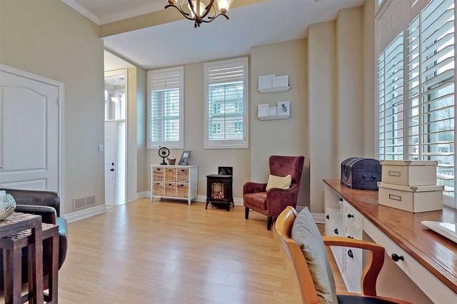 74 Resurrection Rd, Townhouse with 2 bedrooms, 2 bathrooms and 1 parking in Toronto ON | Image 9
