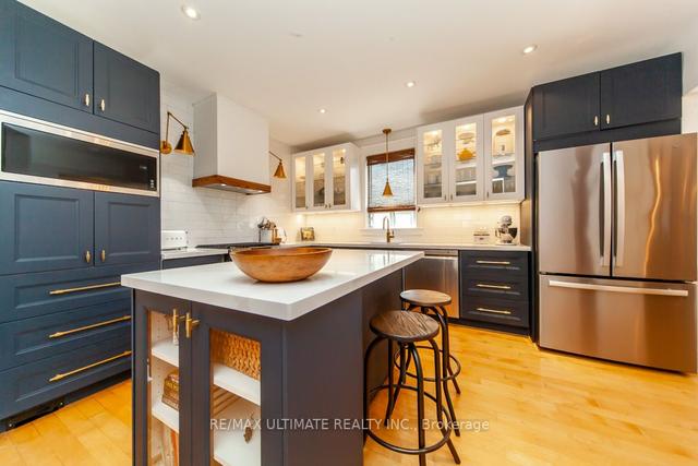 56 Thirty Third St, House detached with 5 bedrooms, 3 bathrooms and 6 parking in Toronto ON | Image 10