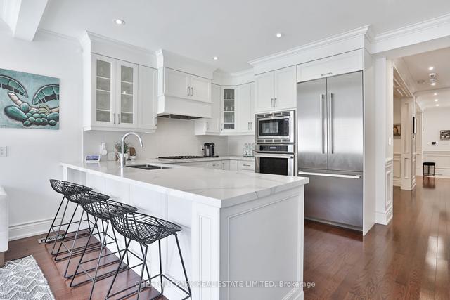 215 Major St, House detached with 4 bedrooms, 5 bathrooms and 2 parking in Toronto ON | Image 3