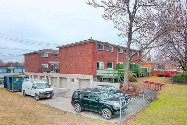 1041 Birchmount Rd, House detached with 9 bedrooms, 14 bathrooms and 16 parking in Toronto ON | Image 21