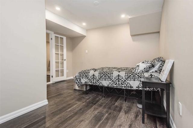 33 Kenwood Cres, House detached with 4 bedrooms, 2 bathrooms and 3 parking in Guelph ON | Image 6