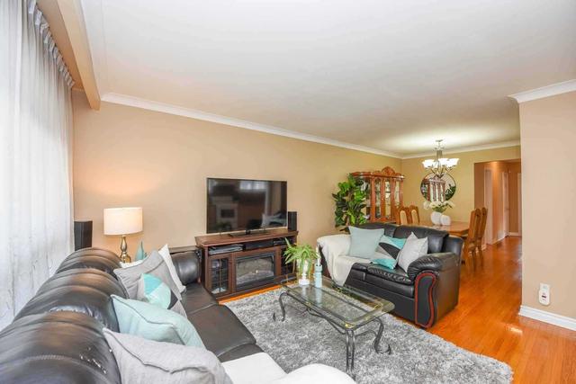 57 Lanyard Rd, House semidetached with 3 bedrooms, 2 bathrooms and 3 parking in Toronto ON | Image 36