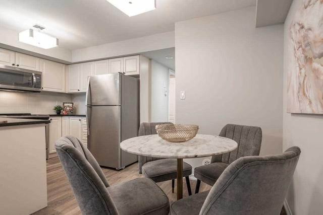 101 - 3 Applewood Lane, Townhouse with 2 bedrooms, 1 bathrooms and 1 parking in Toronto ON | Image 5