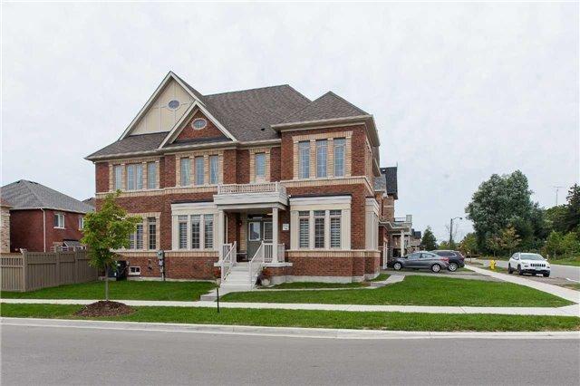 43 Algoma Dr, House detached with 4 bedrooms, 4 bathrooms and 2 parking in Vaughan ON | Image 2