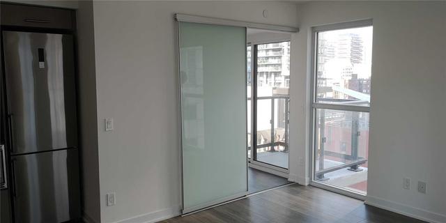 1017 - 87 Peter St, Condo with 2 bedrooms, 2 bathrooms and null parking in Toronto ON | Image 4