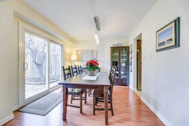 4122 Treetop Cres, House semidetached with 3 bedrooms, 3 bathrooms and 3 parking in Mississauga ON | Image 2