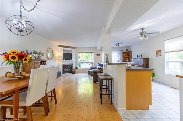 15 Ginger Court, House detached with 3 bedrooms, 1 bathrooms and 4 parking in Guelph ON | Image 2
