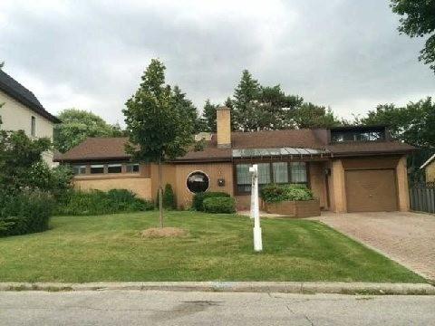 11 Leacroft Cres, House detached with 4 bedrooms, 3 bathrooms and 5 parking in Toronto ON | Card Image
