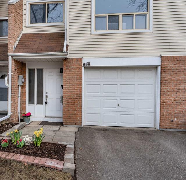 82 Enmount Dr, Townhouse with 3 bedrooms, 2 bathrooms and 2 parking in Brampton ON | Image 23