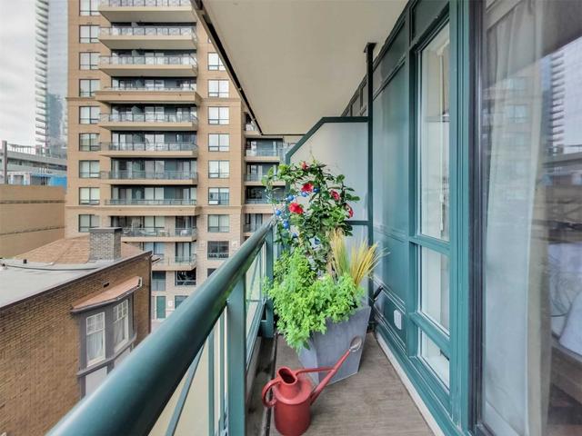 518 - 35 Hayden St, Condo with 1 bedrooms, 2 bathrooms and 1 parking in Toronto ON | Image 26