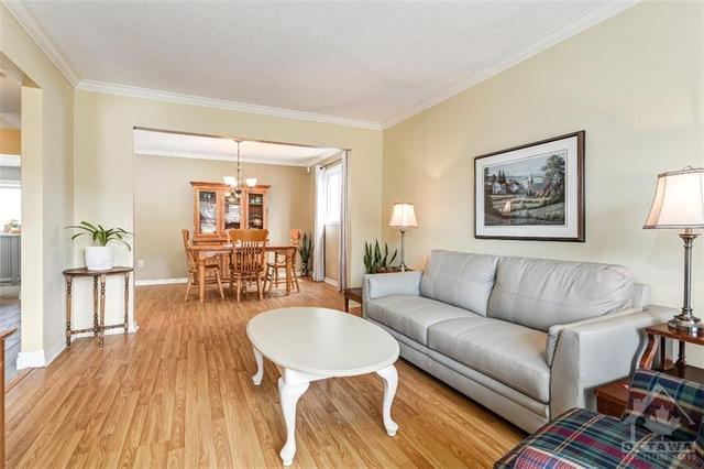 1169 St Moritz Court, House detached with 3 bedrooms, 4 bathrooms and 3 parking in Ottawa ON | Image 5