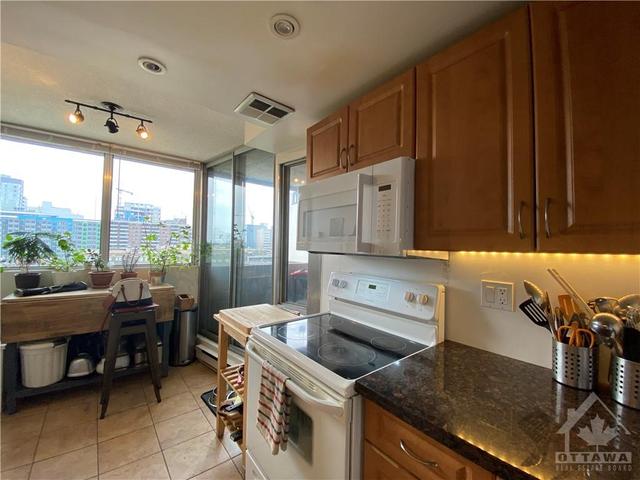 810 - 530 Laurier Avenue W, Condo with 2 bedrooms, 1 bathrooms and 1 parking in Ottawa ON | Image 9