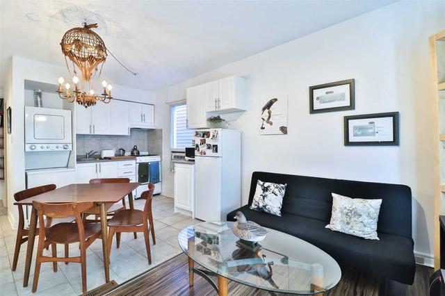 809 Pape Ave, House semidetached with 3 bedrooms, 2 bathrooms and 0 parking in Toronto ON | Image 11