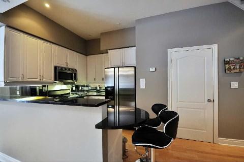 th23 - 2 Rean Dr, Townhouse with 2 bedrooms, 3 bathrooms and 2 parking in Toronto ON | Image 3
