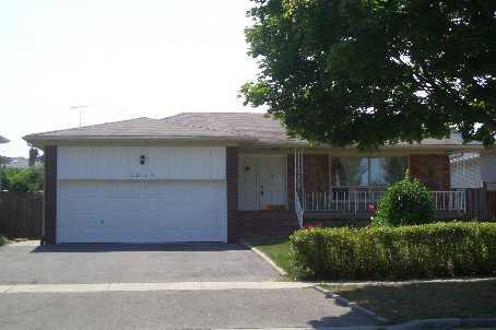 3650 Flamewood Dr, House detached with 3 bedrooms, 3 bathrooms and 4 parking in Mississauga ON | Image 1