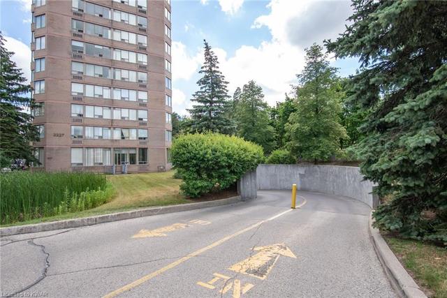 101 - 3227 King Street E, House attached with 2 bedrooms, 2 bathrooms and 1 parking in Kitchener ON | Image 3