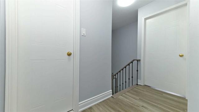 34 Woodside Crt, House detached with 3 bedrooms, 4 bathrooms and 3 parking in Brampton ON | Image 11