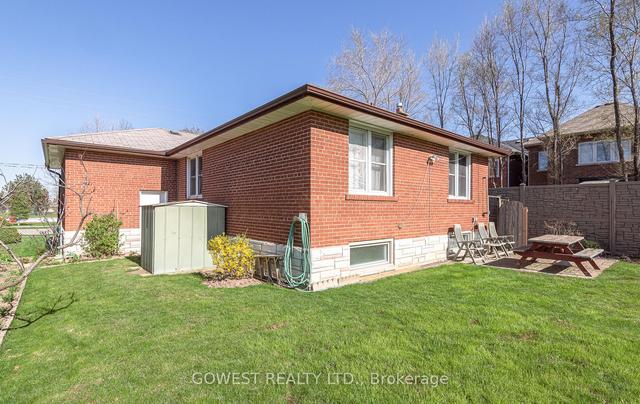 106 Wellesworth Dr, House detached with 3 bedrooms, 2 bathrooms and 3 parking in Toronto ON | Image 30