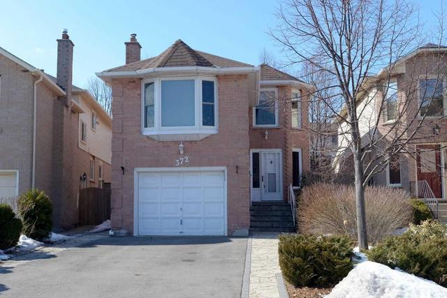372 Celtic Dr, House detached with 2 bedrooms, 3 bathrooms and 4 parking in Hamilton ON | Image 1