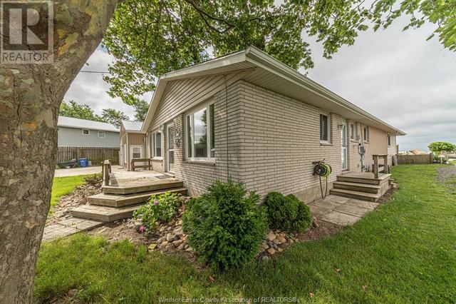 18240 Erie Shores, House detached with 2 bedrooms, 1 bathrooms and null parking in Chatham Kent ON | Image 22