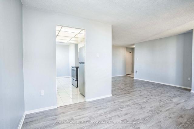 809 - 3 Lisa St, Condo with 3 bedrooms, 2 bathrooms and 1 parking in Brampton ON | Image 38