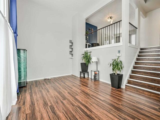 45 Newlyn Cres, House semidetached with 3 bedrooms, 2 bathrooms and 4 parking in Brampton ON | Image 34