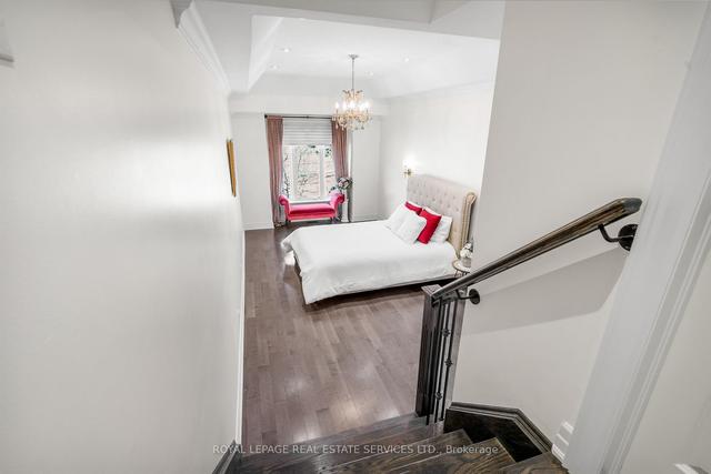109 Burncrest Dr, House detached with 4 bedrooms, 4 bathrooms and 4 parking in Toronto ON | Image 16
