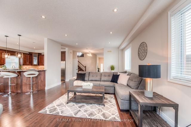 313 Zeller Dr, House detached with 4 bedrooms, 3 bathrooms and 4 parking in Kitchener ON | Image 39