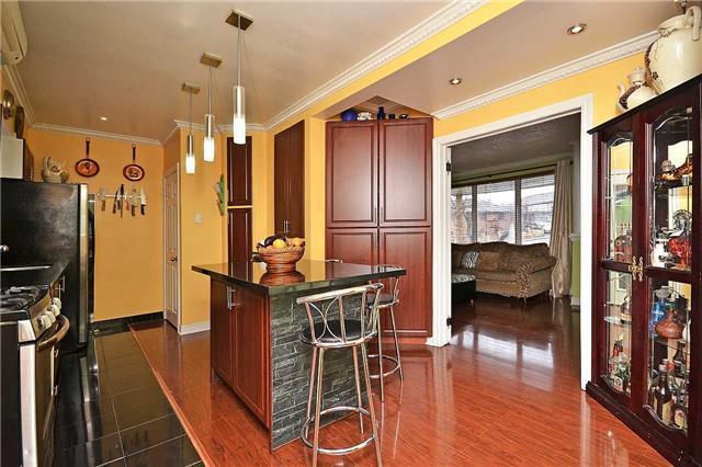 21 Kenora Cres, House detached with 2 bedrooms, 3 bathrooms and 4 parking in Toronto ON | Image 8
